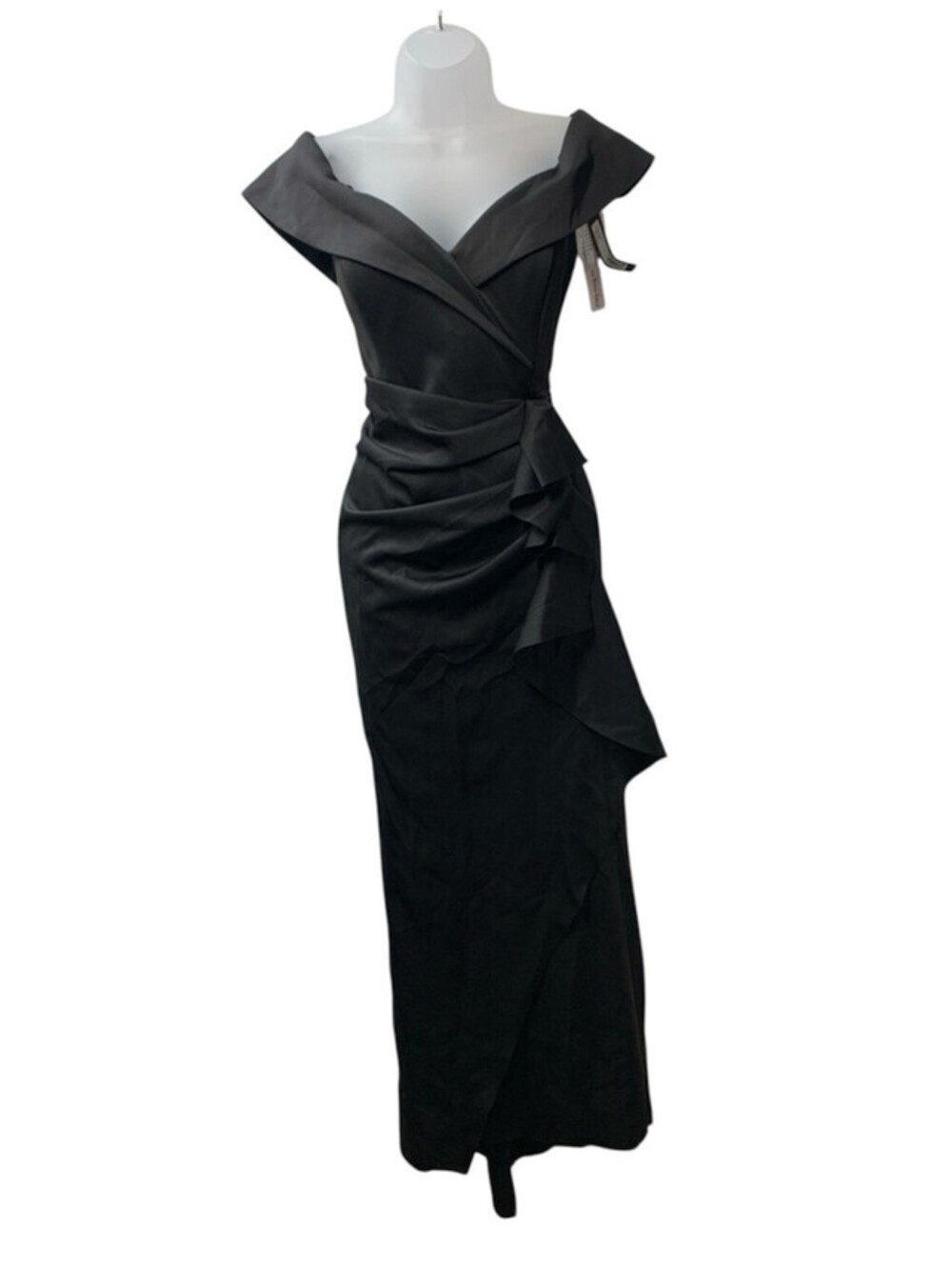 Xscape Women's Long Off-the-Shoulder Sweetheart Neckline Formal Evening Gown 16P